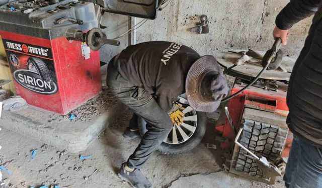 Lastikçilerde kışlık lastik yoğunluğu