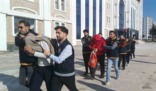 Masaj salonlarına fuhuş operasyonunda 6 kişi tutuklandı