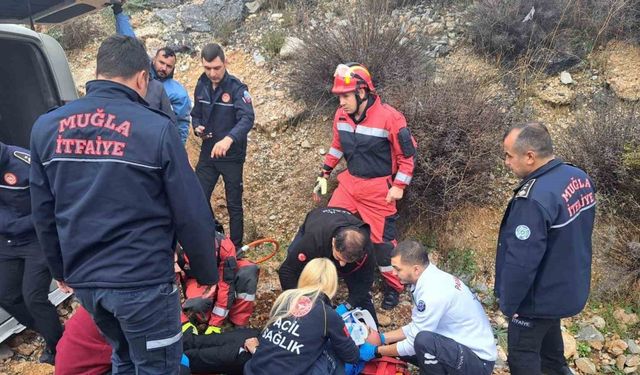Muğla’da yolcu minibüsü devrildi: 13 yaralı