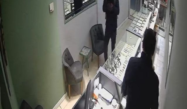 Ordu’daki kuyumcu soygunu kamerada