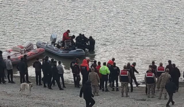 Otomobilin uçtuğu barajda kaybolan gencin cansız bedeni bulundu