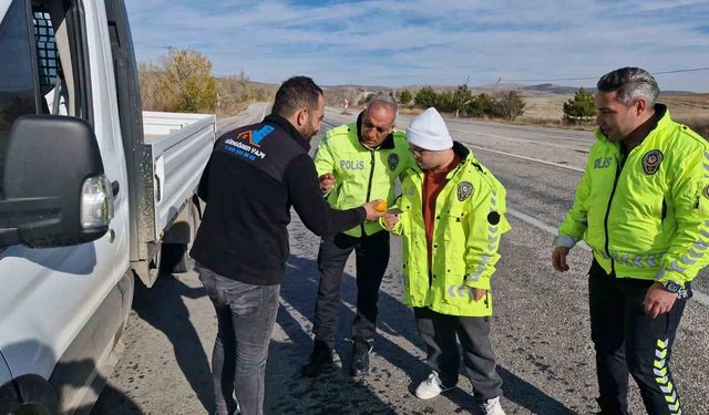 Özel öğrenciler polis üniforması ile denetim yaptı