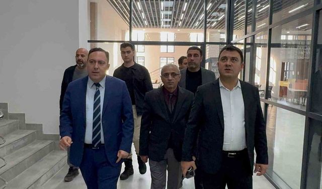 Patnos’ta modern halk kütüphanesi açılışa hazırlanıyor