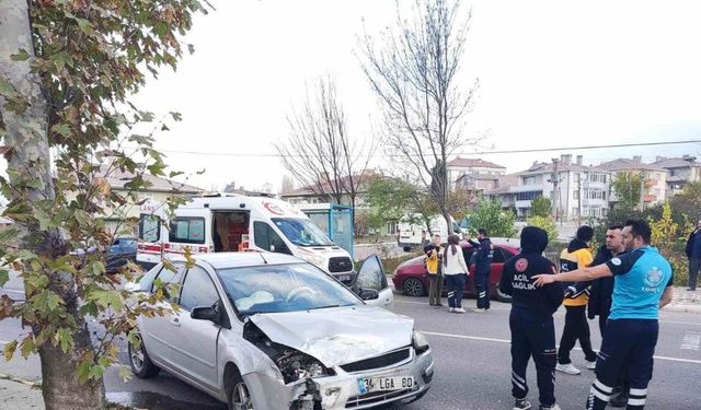 Pınarhisar’da otomobiller çarpıştı: 3 kişi hafif yaralandı