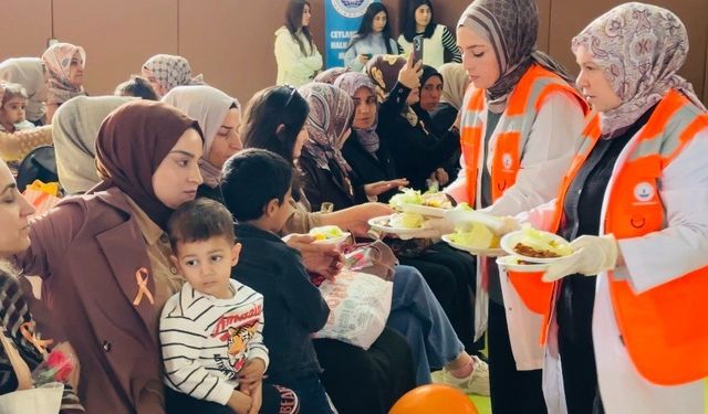 Şanlıurfa’da çiğköfteli ve halaylı ’Kadına şiddete hayır’ etkinliği