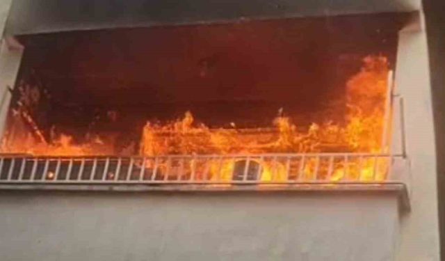 Şanlıurfa'da korkutan yangın: Apartman dairesi alev alev yandı
