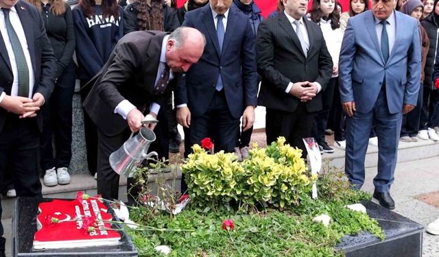 Şehit Öğretmen Aybüke Yalçın kabri başında dualarla anıldı