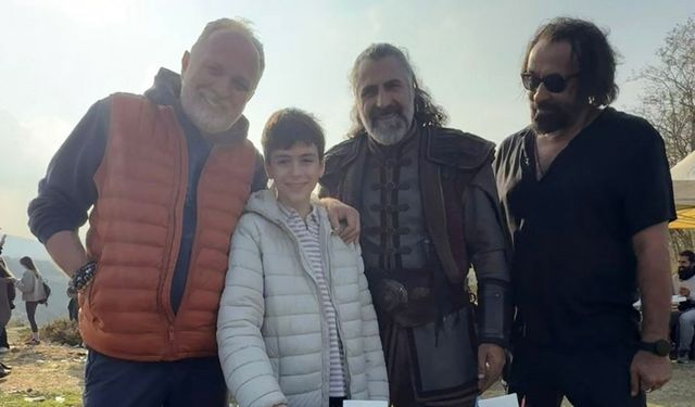 ’Şehzade Mustafa’ya sette doğum günü sürprizi