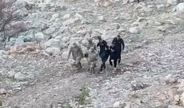 Siirt’te araç şarampole yuvarlandı: 1’i ağır 4 yaralı