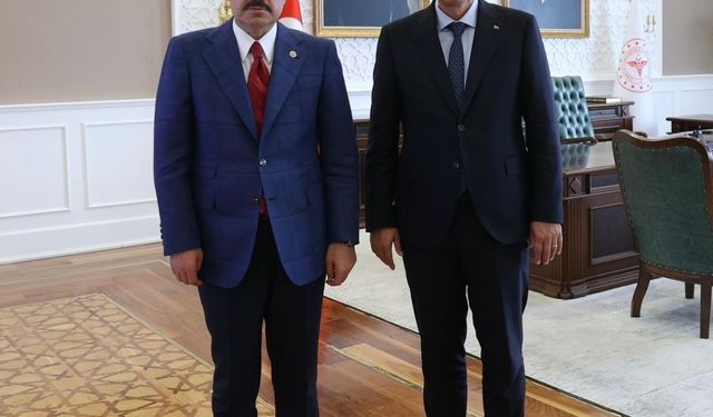 Şırnak’a tam donanımlı 11 ambulans tahsis edildi