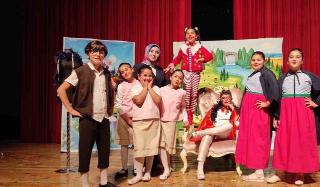 Sorgun Belediyesi Tiyatro Topluluğu İç Anadolu turnesinde 5 bin seyirciyle buluştu