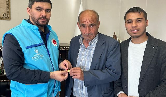 Trafik kazasında ölen kızının kazandığı altın ödülünü Filistin'e bağışlandı