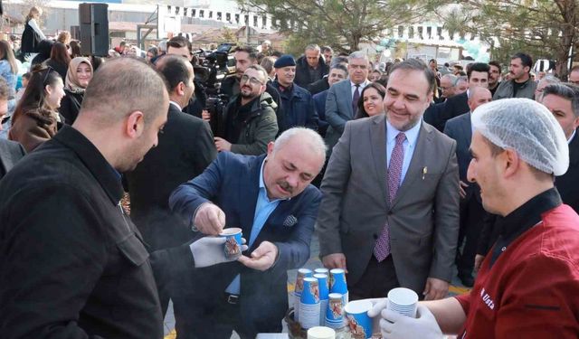 Türkiye’nin dört bir yanından Çankırı’ya gelen vatandaşlar Keloğlan tarhanasına hayran kaldı