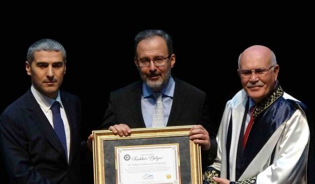 Uşak Üniversitesinde 2025-2026 akademik yılı törenle başladı