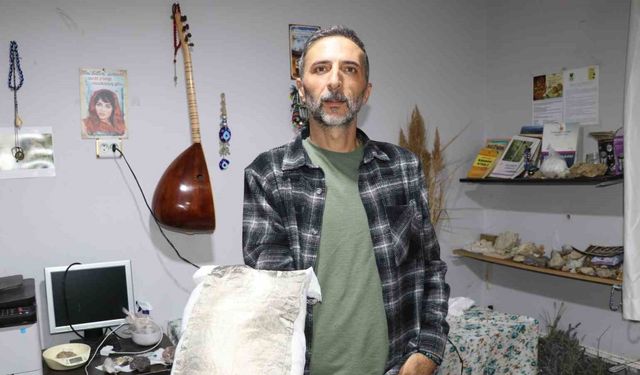 Uyku problemine karşı duyarsız  kalamadı,  Sivas’ın doğal taşları ile radyasyon savar yastık geliştirdi