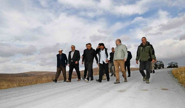 Vali Çiçek, köy yollarını denetledi