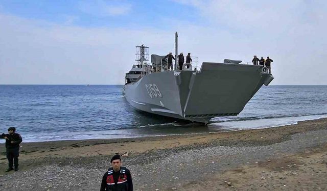 Yeni Tip Çıkarma Gemisi Ç-159 Yalova kıyısında test edildi