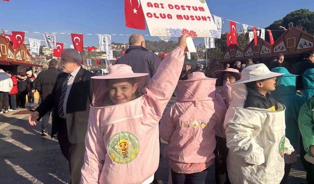 '10. Geleneksel Beykoz Bal Festivali' vatandaşları lezzet ve doğallıkla buluşturdu