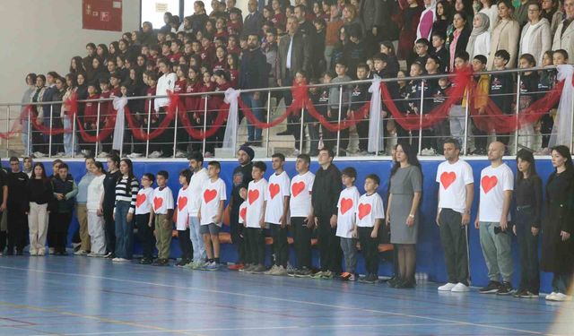 3 Aralık Dünya Farkındalık Günü Gazipaşa'da özel öğrencilerin katılımıyla kutlandı