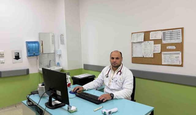 Acil serviste hayat kurtarıyor, dağlarda pedal çeviriyor