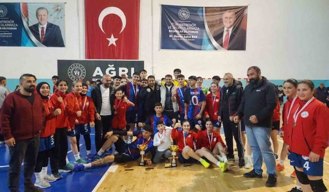 Ağrı Spor Lisesi hentbolda Türkiye yarı finallerine yükseldi