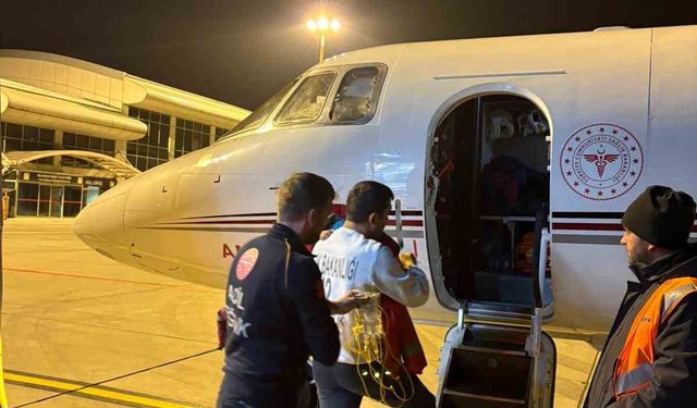Ağrı'da karaciğer yetmezliği gelişen çocuk uçak ambulansla Ankara'ya sevk edildi