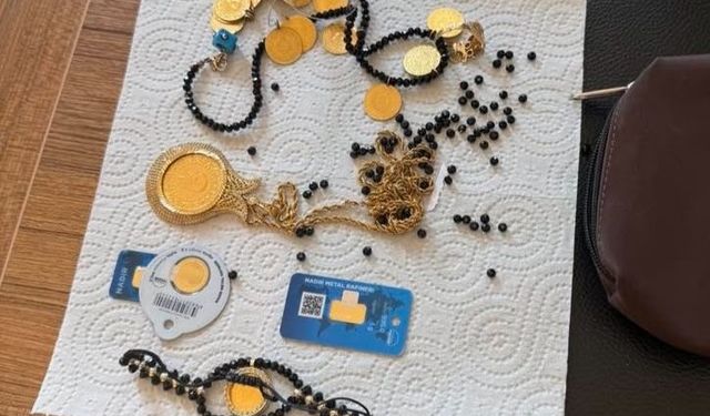 Ağrı'da yolda bulunan altınlar sahibine ulaştırıldı