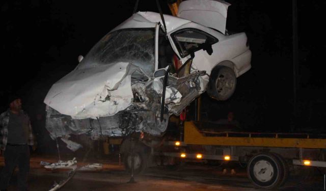 Amasya'da iki otomobilin çarpıştığı feci kazada kamerada