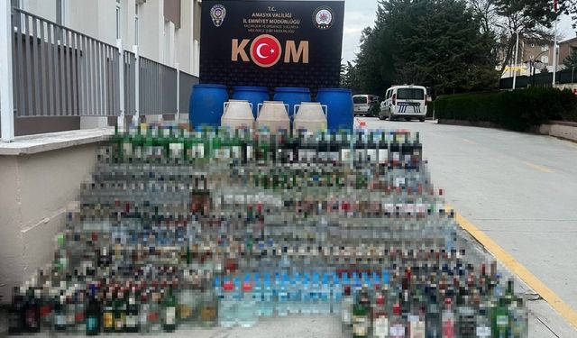 Amasya'da kaçak alkol operasyonu: 615 şişe ve 30 bidon ele geçirildi