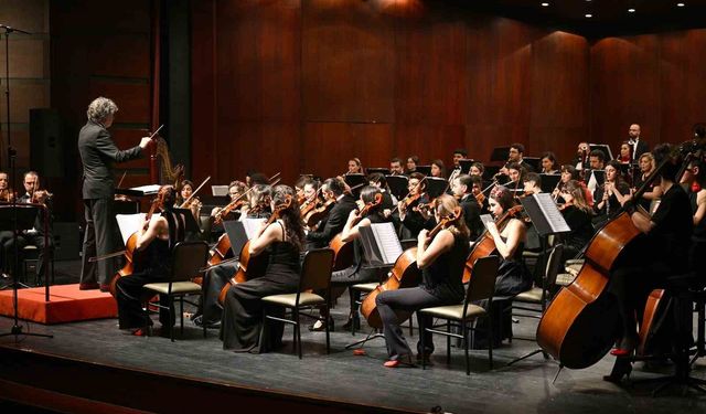 Anadolu Üniversitesi Senfoni Orkestrası'ndan yeni yıl konseri