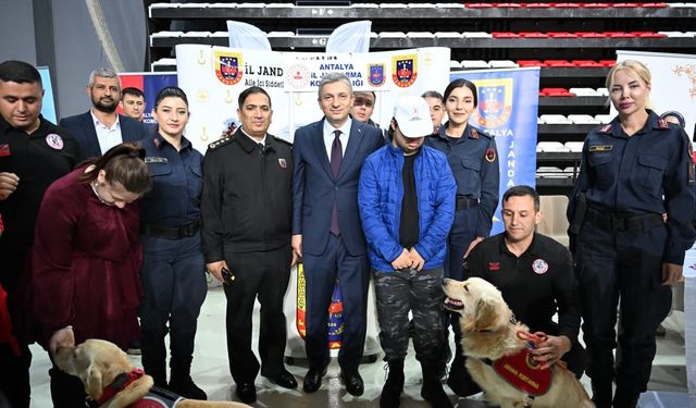 Antalya'da engeller sevgiyle aşılıyor