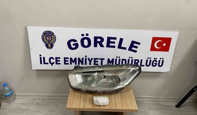 Araç farına gizlenmiş uyuşturucu madde ele geçirildi: 3 gözaltı