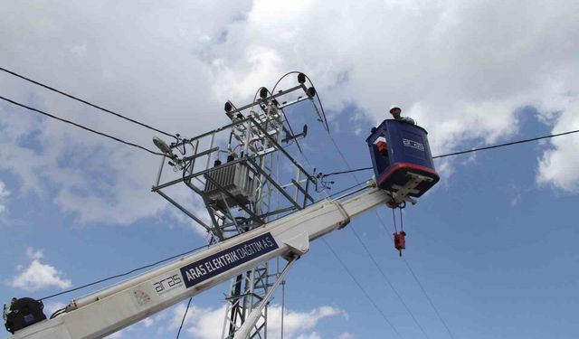 Aras EDAŞ, Patnos'ta enerji altyapısını güçlendirmeyi sürdürüyor