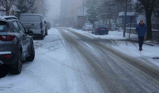 Ardahan güne karla uyandı