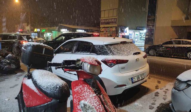 Ardahan yağan karla beyaza büründü