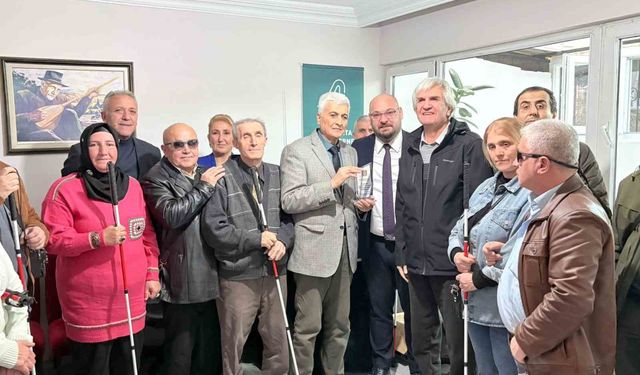 Atakum'dan görme engellilere 'beyaz baston' desteği