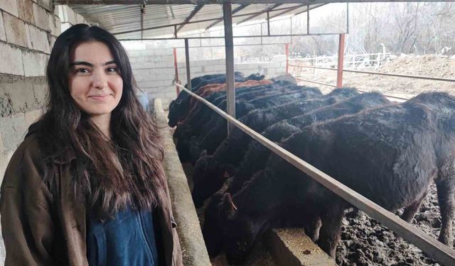 Atama beklerken hayvancılığa başladı