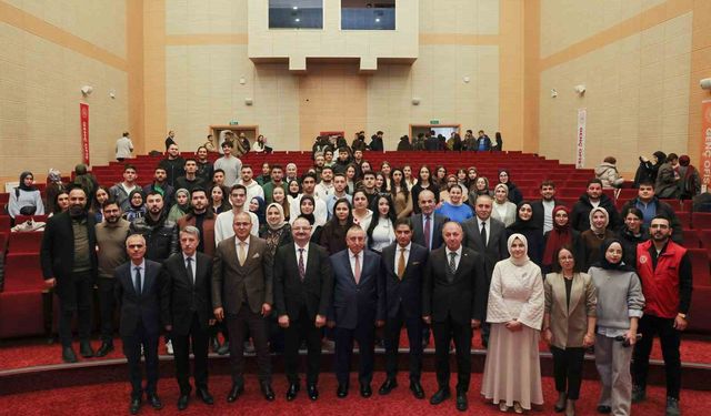 ATAÜNİ genç ofisten ufuk açan panel: 'Fikirden aksiyona giden yol'