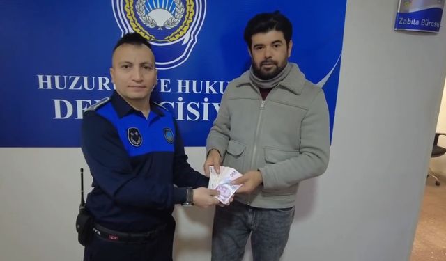 ATM'de unutulan 5 bin TL sahibine teslim edildi