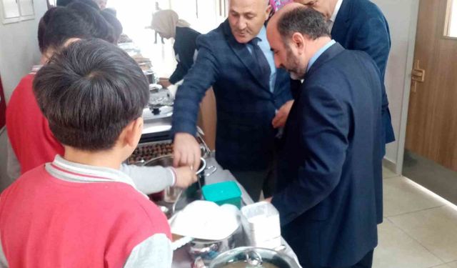 Aydıntepe'de öğrenciler yöresel lezzetleri tanıttı