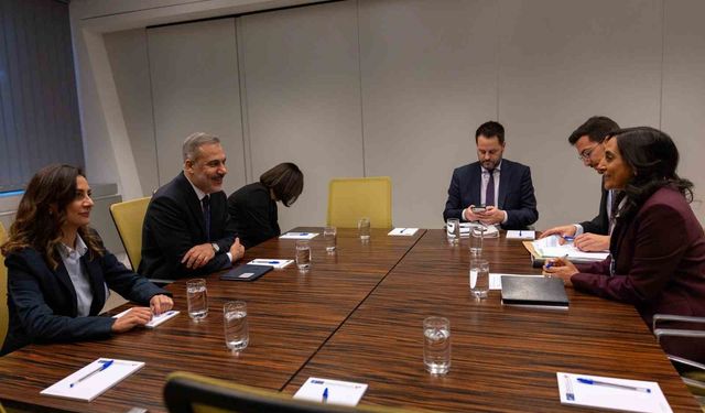 Bakan Fidan, Brüksel'de Kanada Dışişleri Bakanı Anand ile görüştü