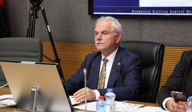 Bakan Göktaş: 'Sosyal ağ sağlayıcılarına 15 yaşından küçük çocuklara kesin olarak hizmet sunmama ve hesap açmama yükümlülüğü getirilmesini öneriyoruz'