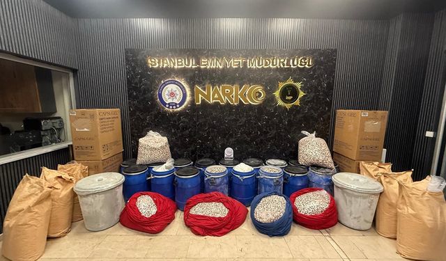 Bakan Yerlikaya: 'İstanbul ve İzmir'de gerçekleştirilen uyuşturucu operasyonlarında 6 milyon 958 bin adet uyuşturucu hap ele geçirildi'