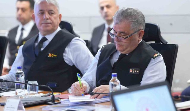 Bakan Yerlikaya: 'Yeni yıl tedbirlerine ilişkin hazırlık ve koordinasyon toplantımızı gerçekleştirdik'