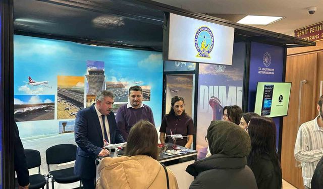 Balıkesir Üniversitesi'nde UFEST kapsamında DHMİ standına büyük ilgi