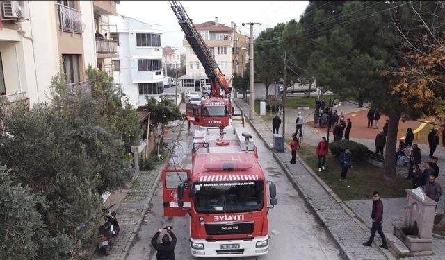 Balıkesir'de çatı yangını