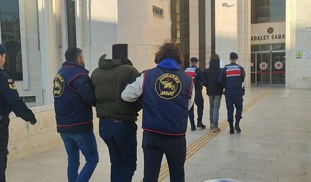 Balıkesir'de jandarma, sessiz aparatlı hırsızları kıskıvrak yakaladı