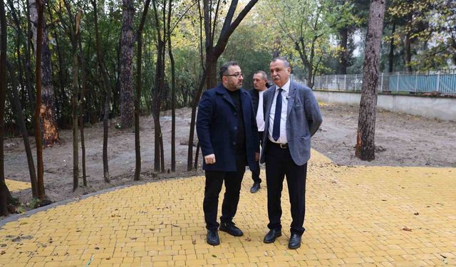 Başkan Balaban Emekli Kafe'de çalışmaları yerinde inceledi