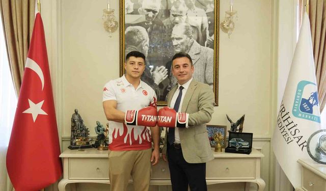 Başkan Dökmeci, 'Milli sporcumuz Doğan Kılıç bizi gururlandırdı'