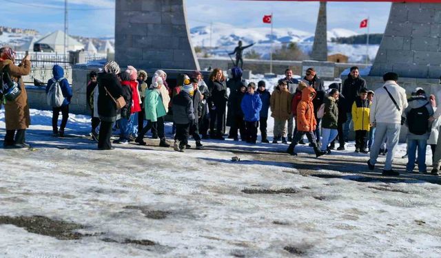 Başöğretmen İlkokulu Öğrencileri Sarıkamış Şehitlerini unutmadı